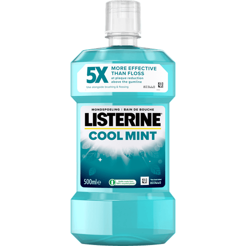 Foto van Listerine Mondwater coolmint op witte achtergrond