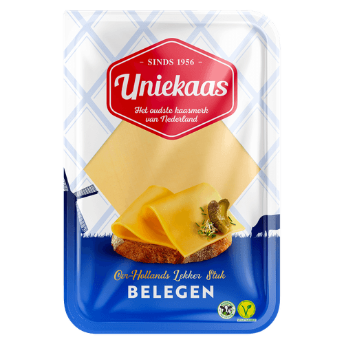 Foto van Uniekaas Belegen stuk 48+ op witte achtergrond
