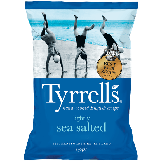 Foto van Tyrrells Chips lightly sea salted op witte achtergrond