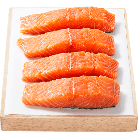 Foto van Zalmfilet op huid 4 st. op witte achtergrond