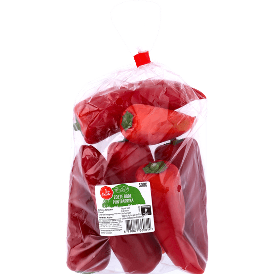 Foto van Puntpaprika rood op witte achtergrond