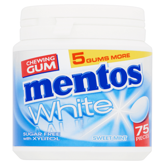 Foto van Mentos Gum white sweetmint op witte achtergrond