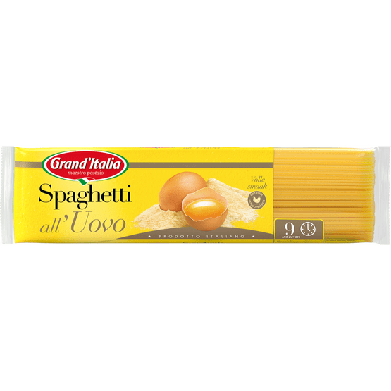 Foto van Grand'Italia spaghetti all'uovo op witte achtergrond