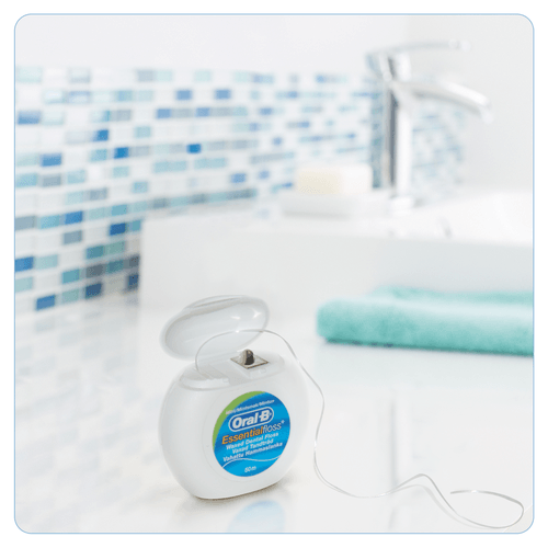 Foto van Oral-B Flossdraad essential op witte achtergrond