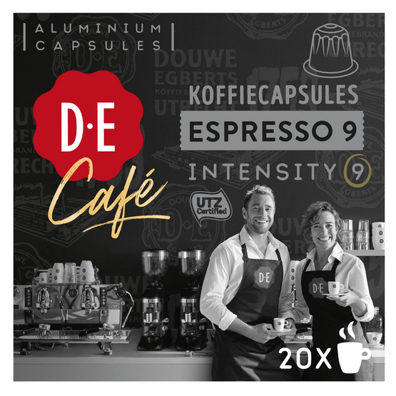 Foto van Douwe Egberts Café Espresso 9 koffiecups espresso sterkte 9 op witte achtergrond