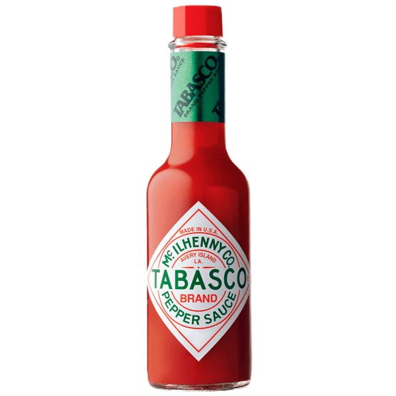 Foto van Tabasco Red pepper sauce op witte achtergrond