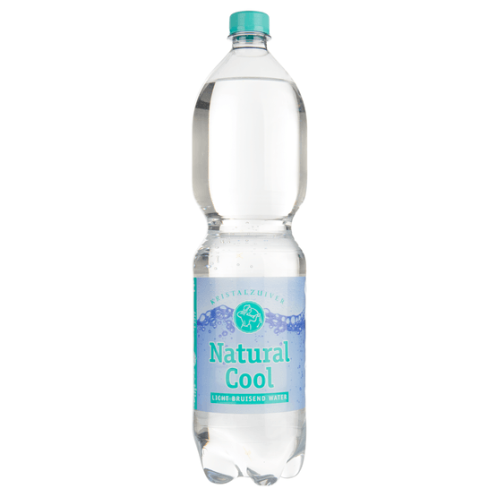 Foto van Natural Cool Mineraalwater licht bruisend op witte achtergrond