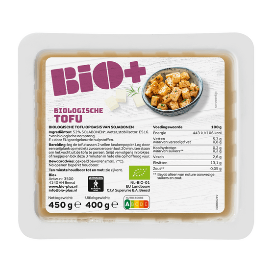 Foto van Bio+ Tofu blok op witte achtergrond