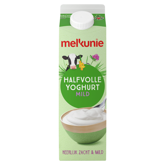 Foto van Melkunie Halfvolle yoghurt mild op witte achtergrond