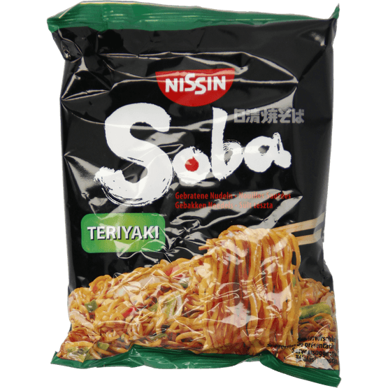 Foto van Nissin Soba noodles teriyaki op witte achtergrond