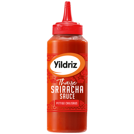 Foto van Yildriz Sriracha op witte achtergrond