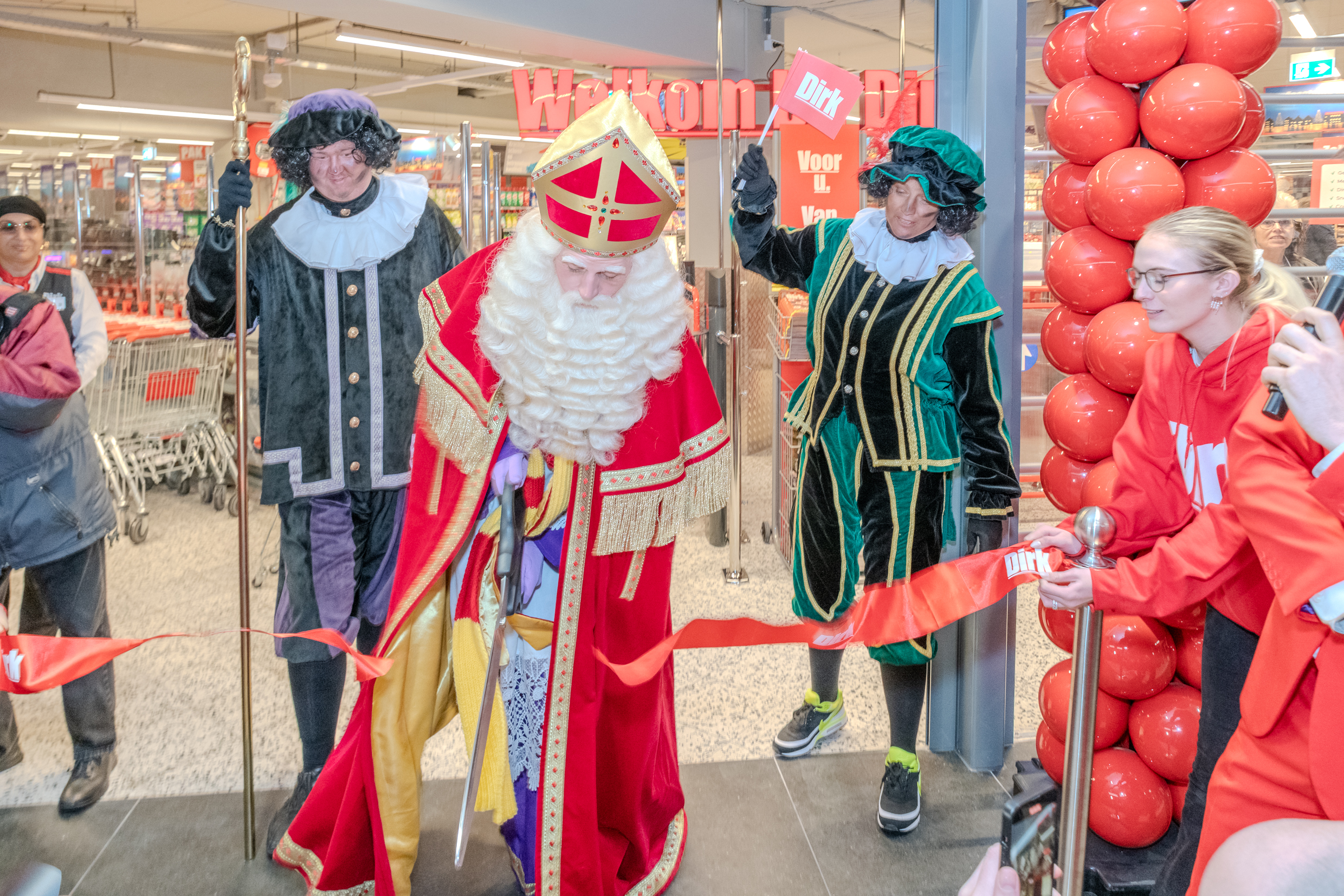 Banner opening
